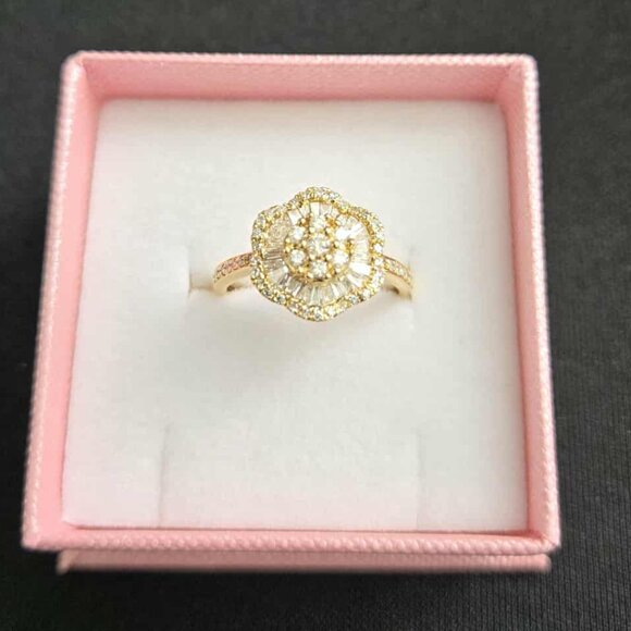 Jewelry - Beautiful diamond ring size 6  - Part 1